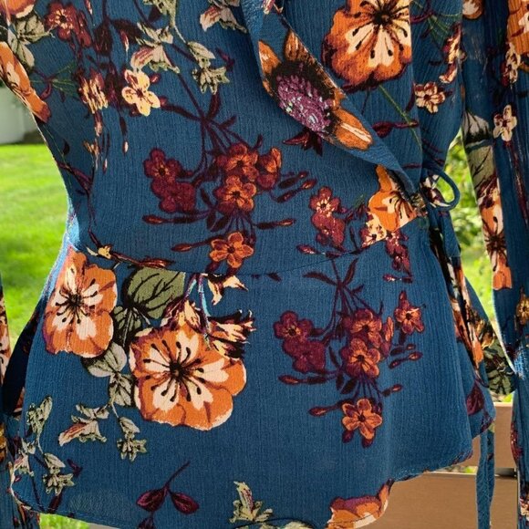 Blu Pepper Floral Wrap Boho Blouse size XS - Picture 12 of 16